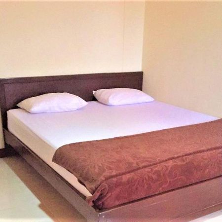 Hotel Aroma Inn Pontianak Exteriör bild