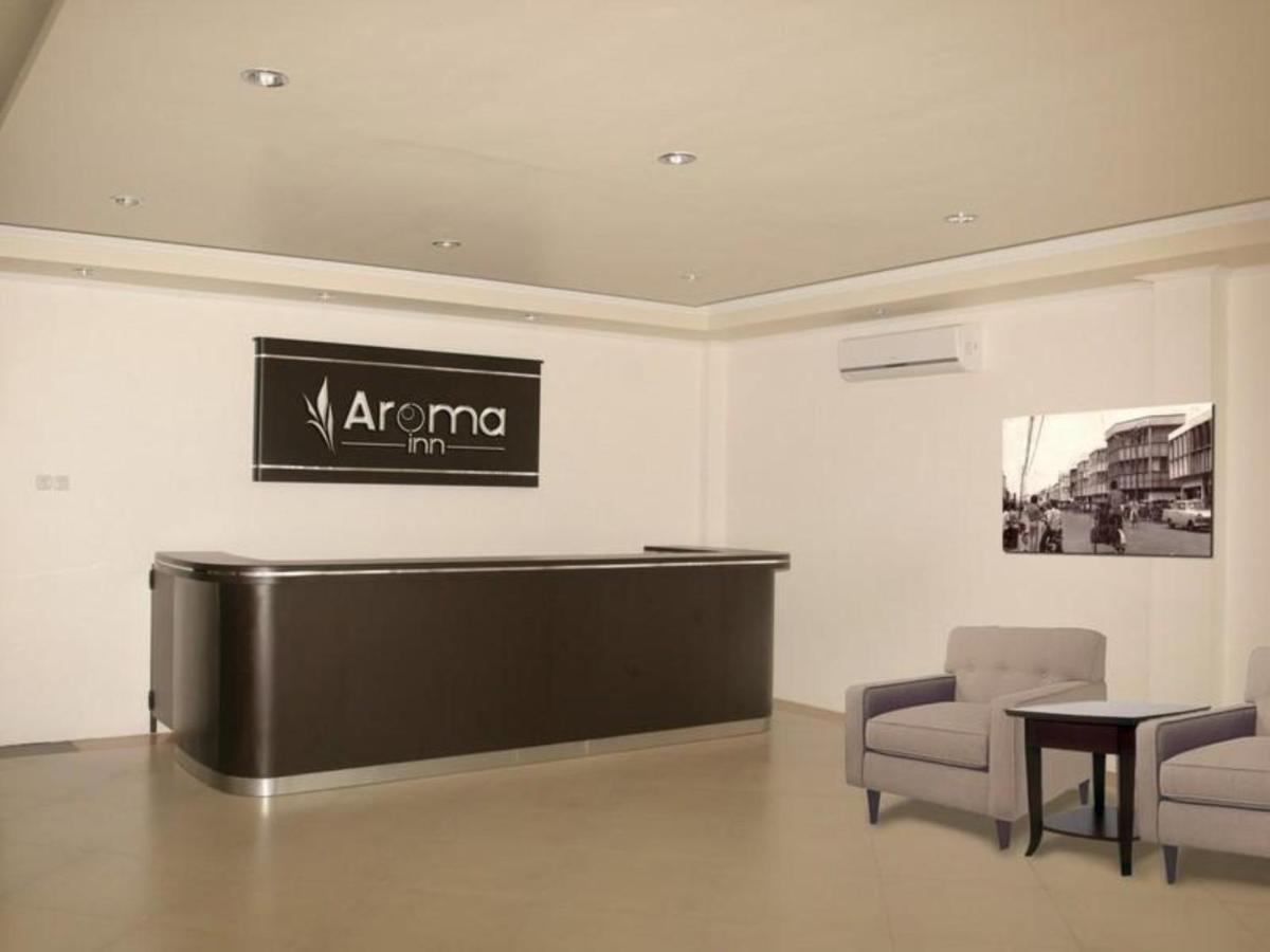 Hotel Aroma Inn Pontianak Exteriör bild