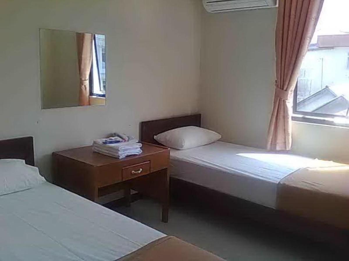 Hotel Aroma Inn Pontianak Exteriör bild