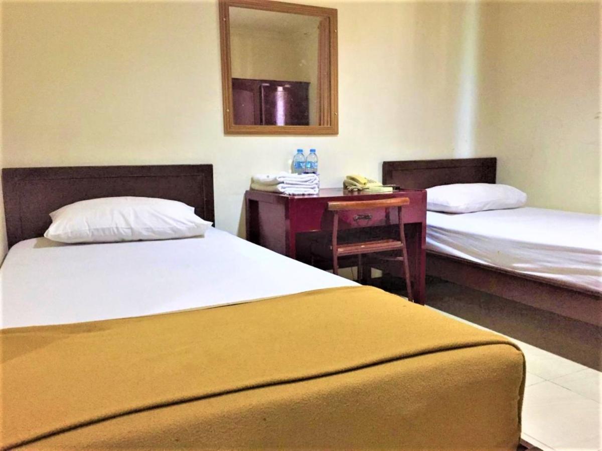 Hotel Aroma Inn Pontianak Exteriör bild