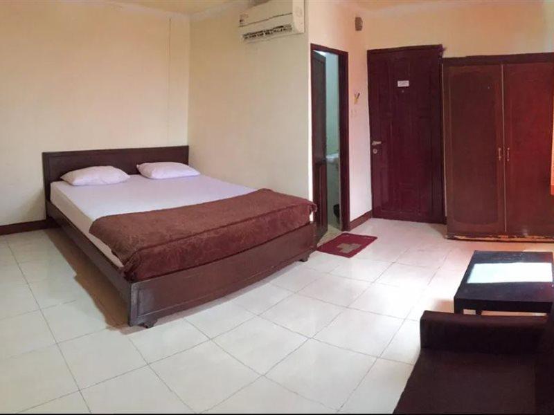 Hotel Aroma Inn Pontianak Exteriör bild